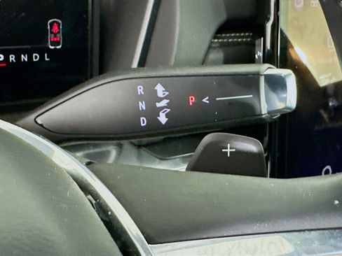 Used 2025 GMC Terrain Elevation image 25