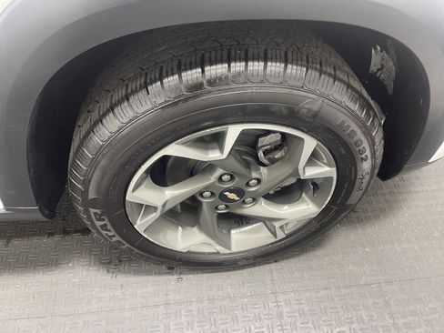 Used 2024 Chevrolet Trax LT w/ Driver Confidence Package image 26