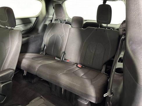 Used 2018 Chrysler Pacifica Touring Plus w/ S Appearance Package FWD image 21