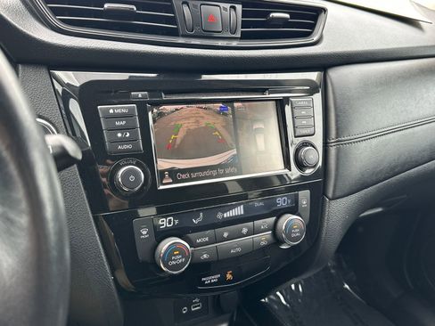 Used 2018 Nissan Rogue SL image 14