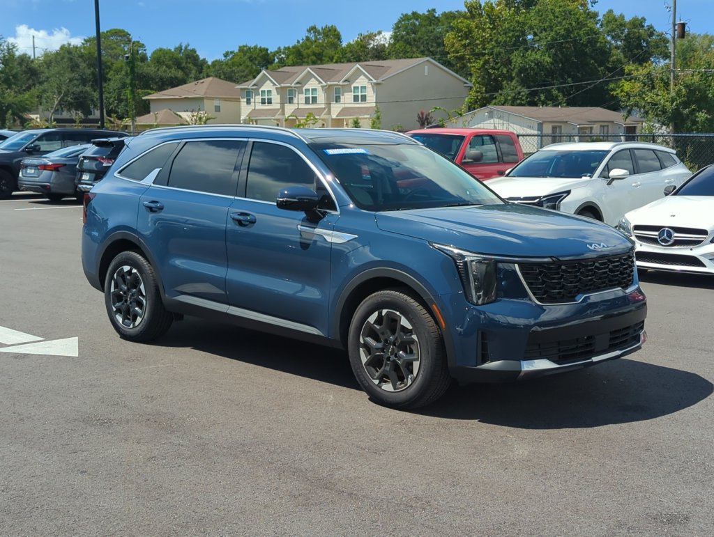 Used 2025 Kia Sorento S w/ Panoramic Sunroof Package FWD image 9