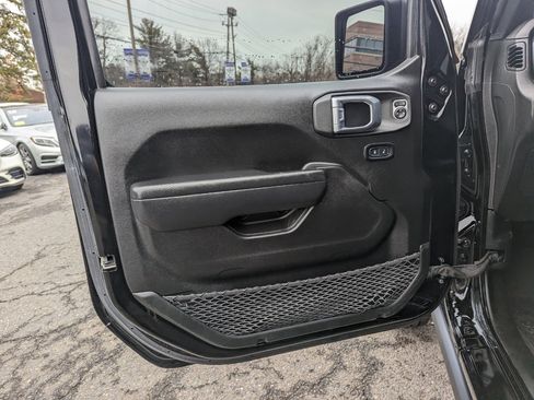 Used 2022 Jeep Gladiator Sport image 11