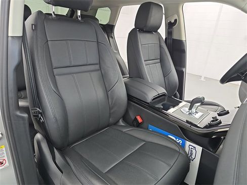Used 2023 Land Rover Range Rover Evoque R-Dynamic SE image 10