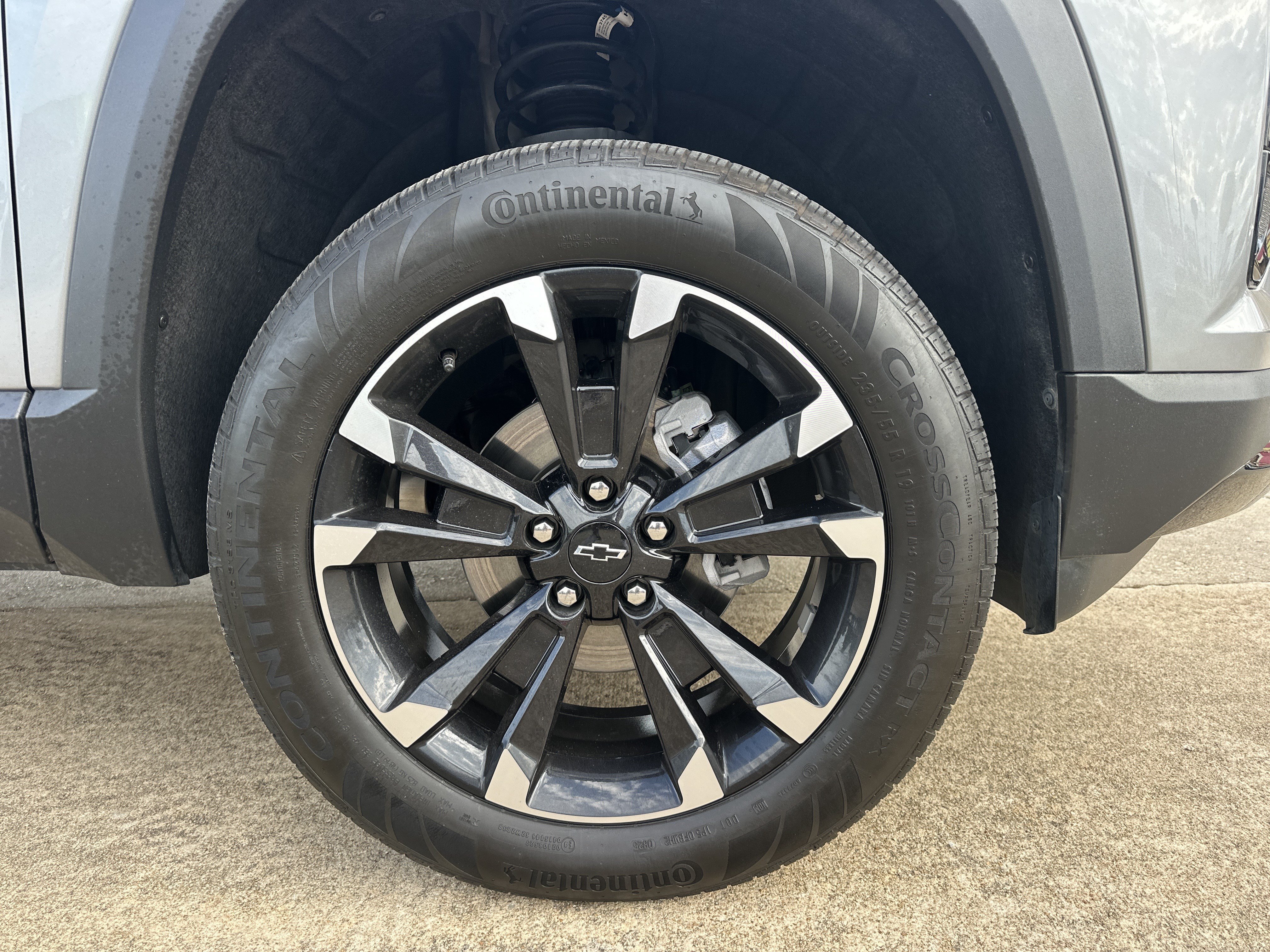 Certified 2025 Chevrolet Equinox RS AWD/4WD image 13