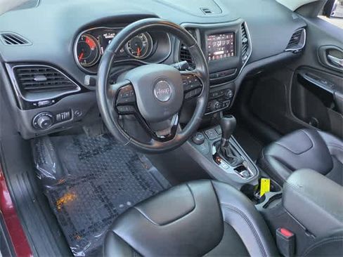 Used 2020 Jeep Cherokee Latitude Plus image 10