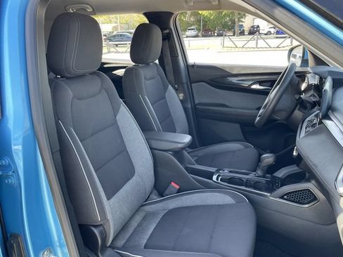 Used 2025 Chevrolet TrailBlazer LT w/ Driver Confidence Package FWD image 25