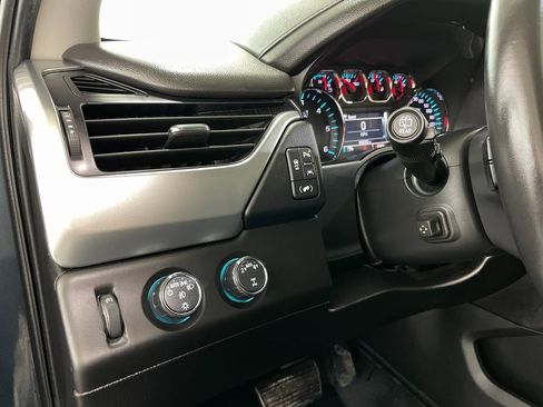 Used 2020 Chevrolet Tahoe LT image 17