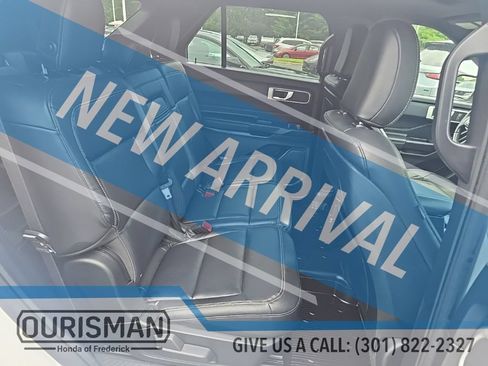 Used 2020 Ford Explorer XLT w/ Equipment Group 202A AWD/4WD image 12