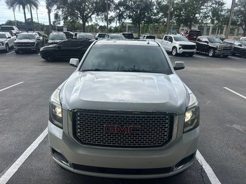 Used 2017 GMC Yukon Denali w/ Open Road Package RWD image 2