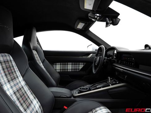 Used 2025 Porsche 911 Turbo S image 42