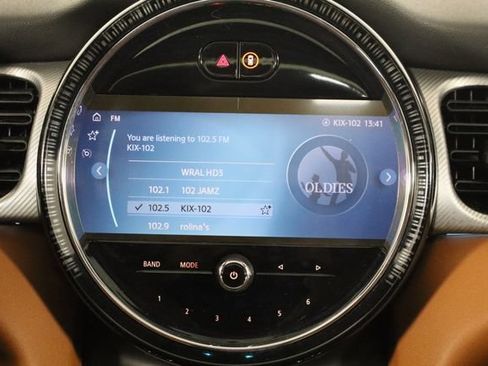 Used 2023 MINI Cooper 2-Door Hardtop w/ Signature Upholstery Package FWD image 27