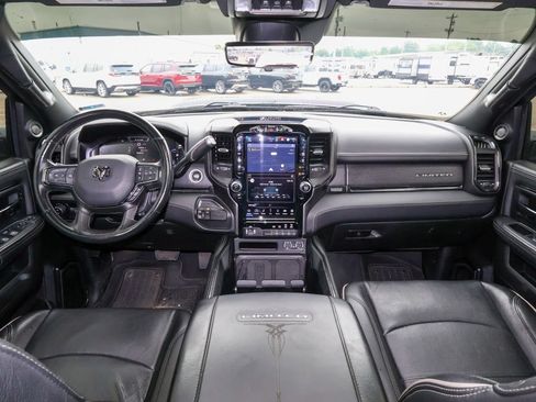 Used 2024 RAM 2500 Limited AWD/4WD image 17