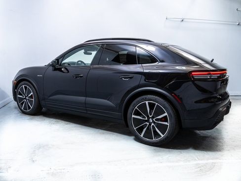 Certified 2025 Porsche Macan 4S Electric image 2