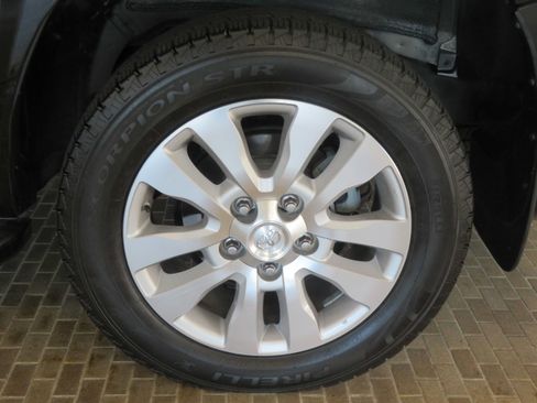 Used 2017 Toyota Sequoia Platinum RWD image 8
