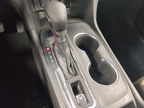 Used 2024 Chevrolet Equinox LS FWD image 26