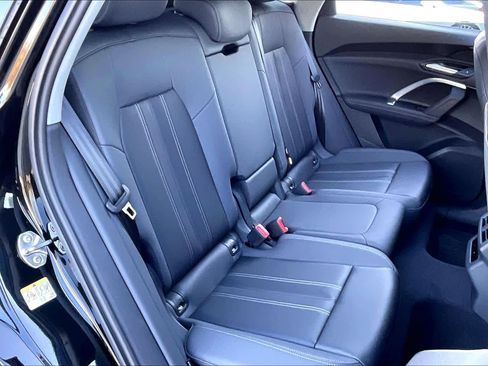 Certified 2025 Audi Q5 Premium w/ Convenience Package image 18