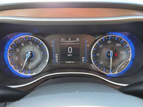 Used 2024 Chrysler Voyager LX FWD image 10