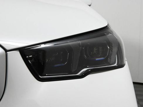 Used 2026 BMW 530i xDrive w/ Premium Package image 11