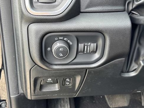 Used 2025 RAM 1500 Laramie AWD/4WD image 30