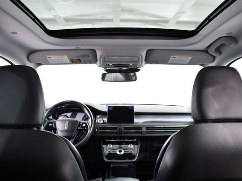 Used 2022 Lincoln Corsair AWD w/ Premium Package image 17