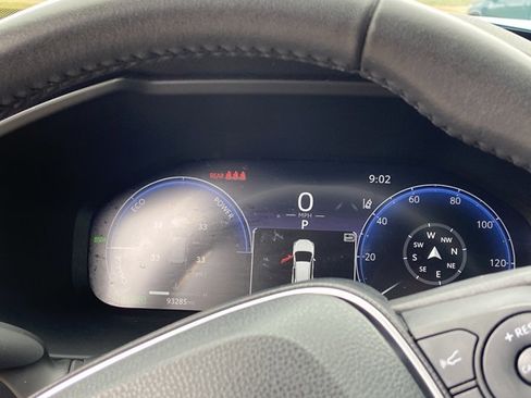 Used 2023 Toyota RAV4 Limited image 21