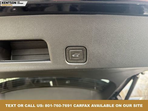 Used 2024 Chevrolet Traverse RS image 40