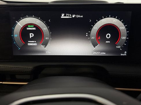 Used 2023 Nissan Ariya AWD image 16