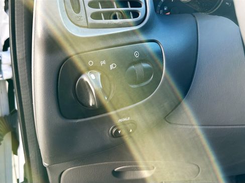 Used 2003 Ford F150 XLT image 16