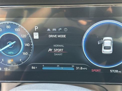 Used 2025 Hyundai Elantra SEL image 41