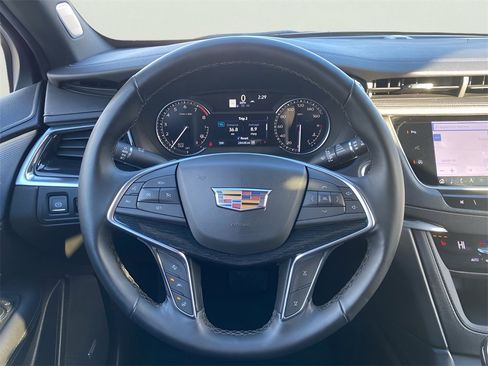 Certified 2025 Cadillac XT5 Premium Luxury image 20