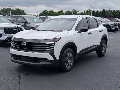 Used 2025 Nissan Kicks S FWD image 3