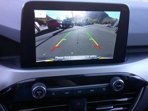 Certified 2022 Ford Escape SE w/ Cold Weather Package image 18