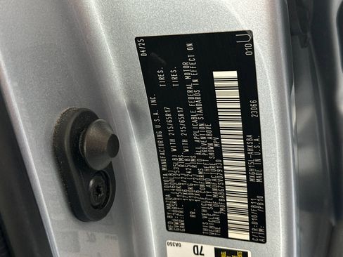 Used 2025 Toyota Corolla Cross AWD Hybrid w/ Moonroof Package image 27