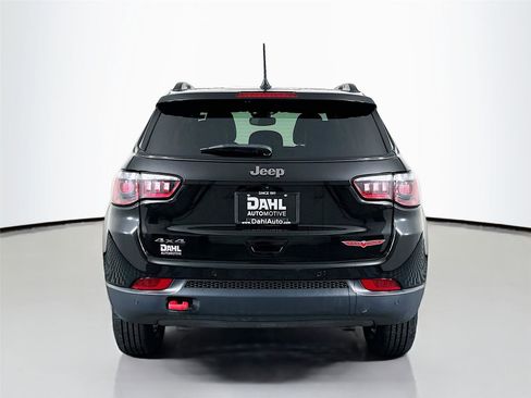 Used 2025 Jeep Compass Trailhawk AWD/4WD image 12