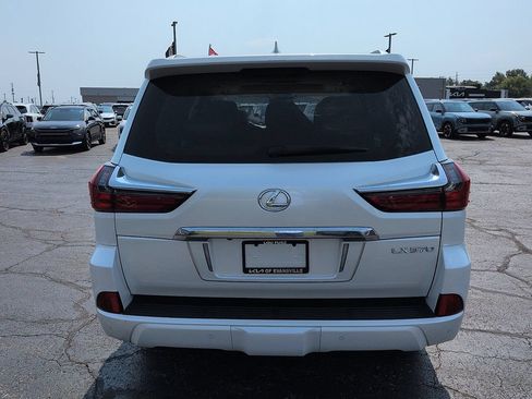 Used 2019 Lexus LX 570 4WD w/ Luxury Package image 6