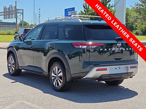 Used 2025 Nissan Pathfinder SL FWD image 4