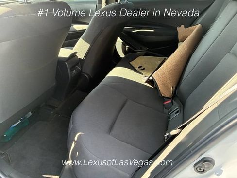 Used 2024 Toyota Corolla LE w/ LE Convenience Package FWD image 5