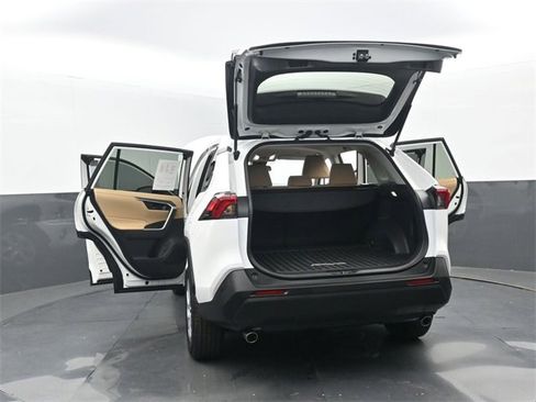 Used 2025 Toyota RAV4 LE image 33