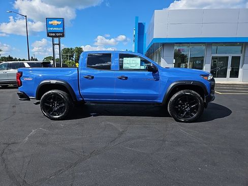 New 2025 Chevrolet Colorado Trail Boss w/ Midnight Edition image 2