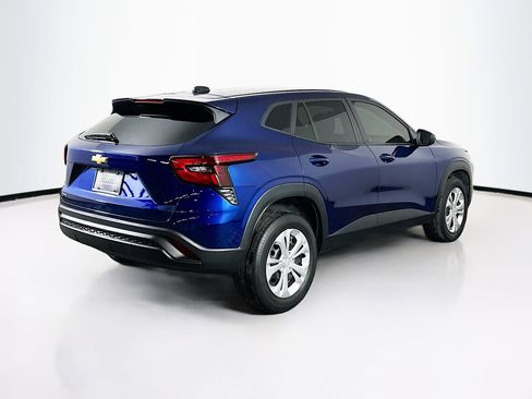 Used 2024 Chevrolet Trax LS w/ Driver Confidence Package image 9