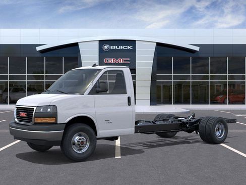 New 2025 GMC Savana 3500 w/ Power Convenience Package image 6