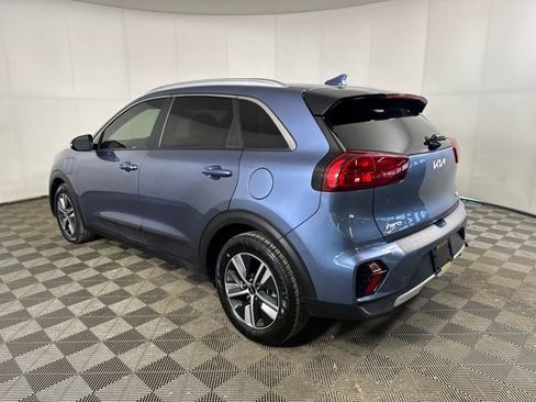 Used 2022 Kia Niro EX Premium image 5