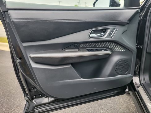 Used 2023 Nissan Ariya AWD image 14