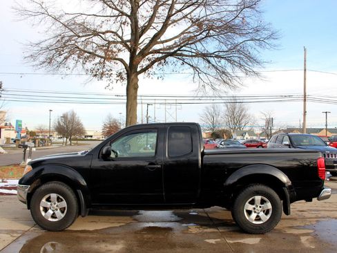 Used 2009 Nissan Frontier SE w/ SE Value Truck Pkg image 6