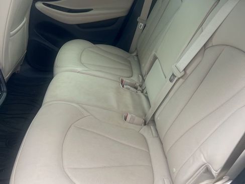 Used 2019 Buick Envision Essence FWD image 8