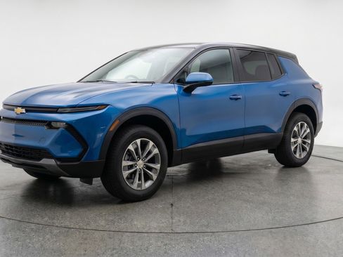 Used 2025 Chevrolet Equinox LT FWD image 3