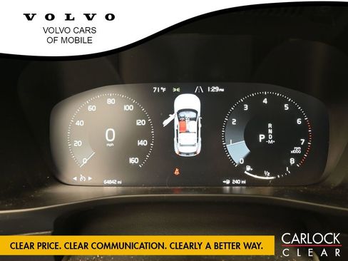 Used 2019 Volvo XC40 T4 Momentum image 17