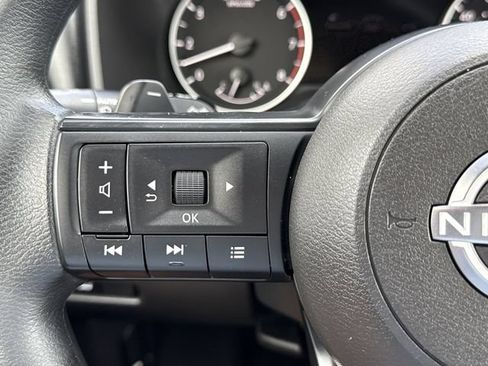 Used 2024 Nissan Rogue SV AWD/4WD image 14