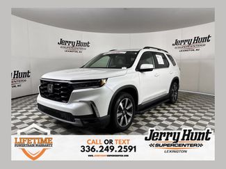 Used 2025 Honda Pilot Touring video 1