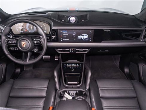 Used 2024 Porsche Cayenne Turbo image 19